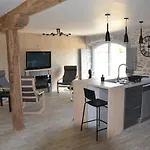 Entre Causse Et Vallon, Confort Pour 4 Personnes Dans Grange Renovee Au Coeur De L'aveyron * Salles-la-Source
