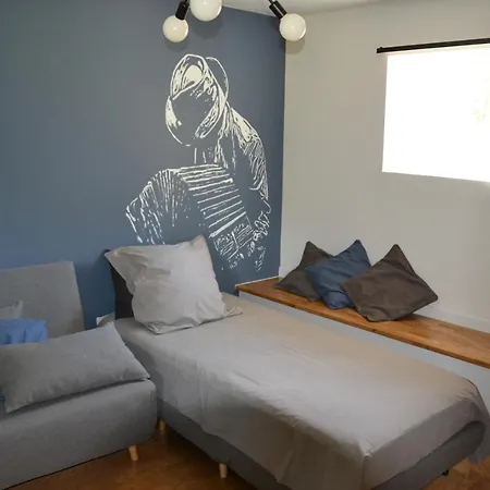 Entre Causse Et Vallon, Confort Pour 4 Personnes Dans Grange Renovee Au Coeur De L'aveyron * Salles-la-Source