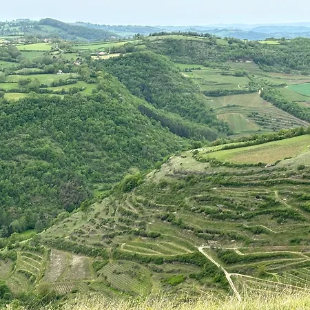 Entre Causse Et Vallon, Confort Pour 4 Personnes Dans Grange Rénovée Au Coeur De L'aveyron * Salles-la-Source
