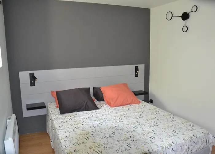 Entre Causse Et Vallon, Confort Pour 4 Personnes Dans Grange Renovee Au Coeur De L'aveyron Salles-la-Source