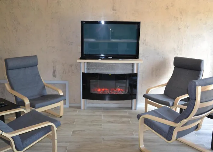 Entre Causse Et Vallon, Confort Pour 4 Personnes Dans Grange Renovee Au Coeur De L'aveyron *