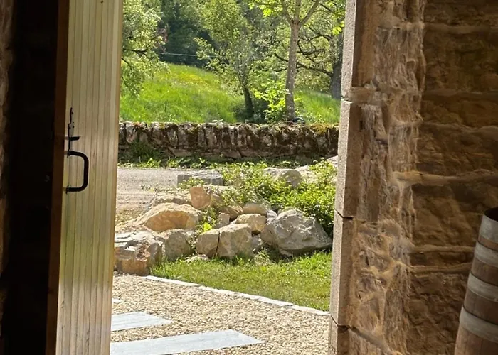 Entre Causse Et Vallon, Confort Pour 4 Personnes Dans Grange Renovee Au Coeur De L'aveyron Σπίτι διακοπών