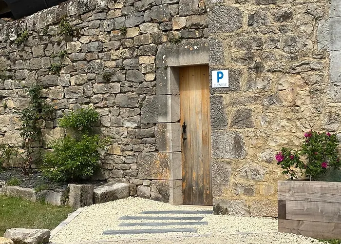 Feriehus Entre Causse Et Vallon, Confort Pour 4 Personnes Dans Grange Renovee Au Coeur De L'aveyron Salles-la-Source