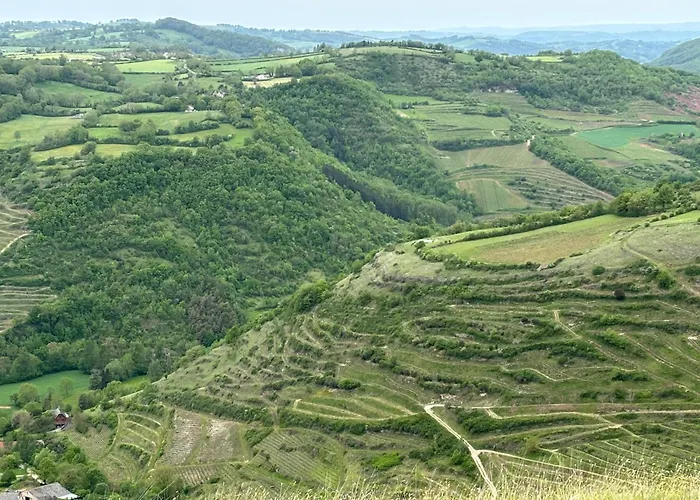 Entre Causse Et Vallon, Confort Pour 4 Personnes Dans Grange Renovee Au Coeur De L'aveyron * Salles-la-Source