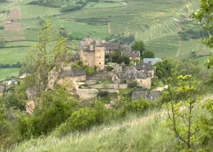 Entre Causse Et Vallon, Confort Pour 4 Personnes Dans Grange Renovee Au Coeur De L'aveyron Salles-la-Source